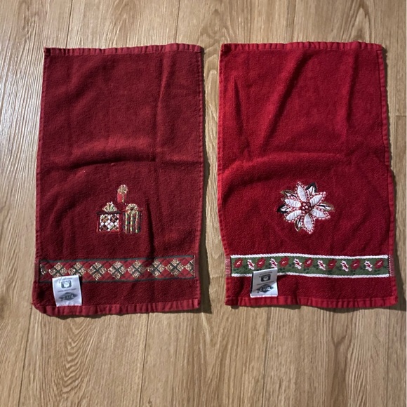 2 Vintage RITZ Cotton Christmas Hand Towels - Picture 2 of 3